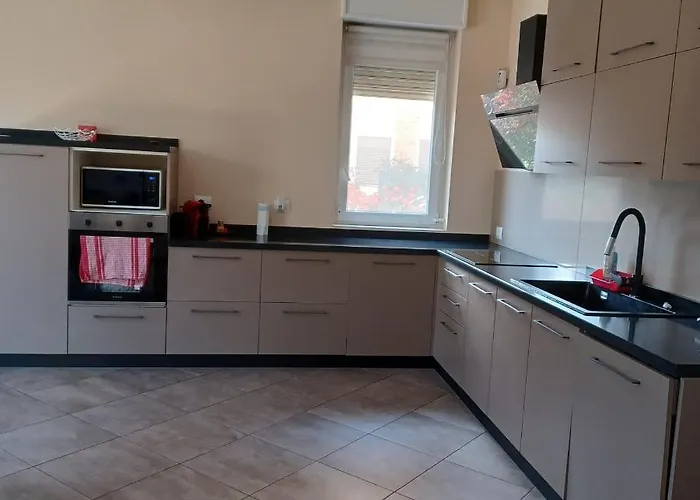 Trilocale Nr 8 * Calambrone